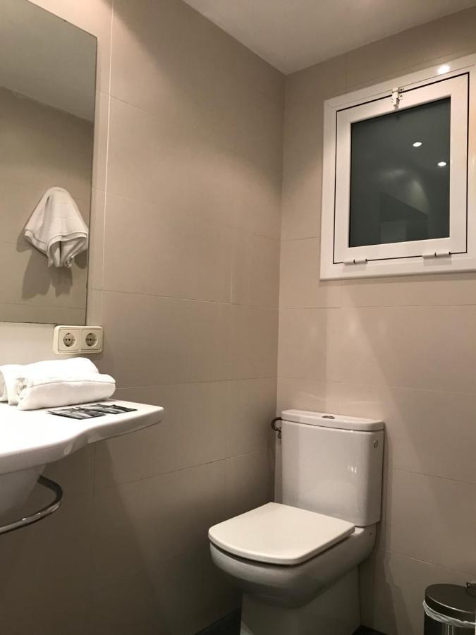 Hostal Can Pou Vidreres Ngoại thất bức ảnh