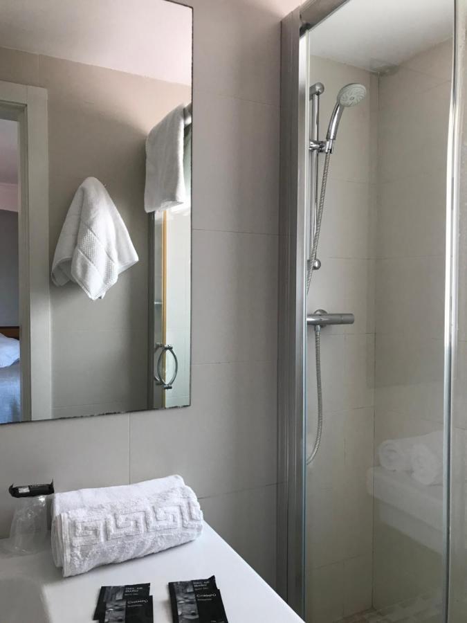 Hostal Can Pou Vidreres Ngoại thất bức ảnh