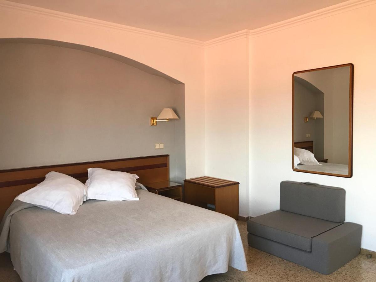 Hostal Can Pou Vidreres Ngoại thất bức ảnh