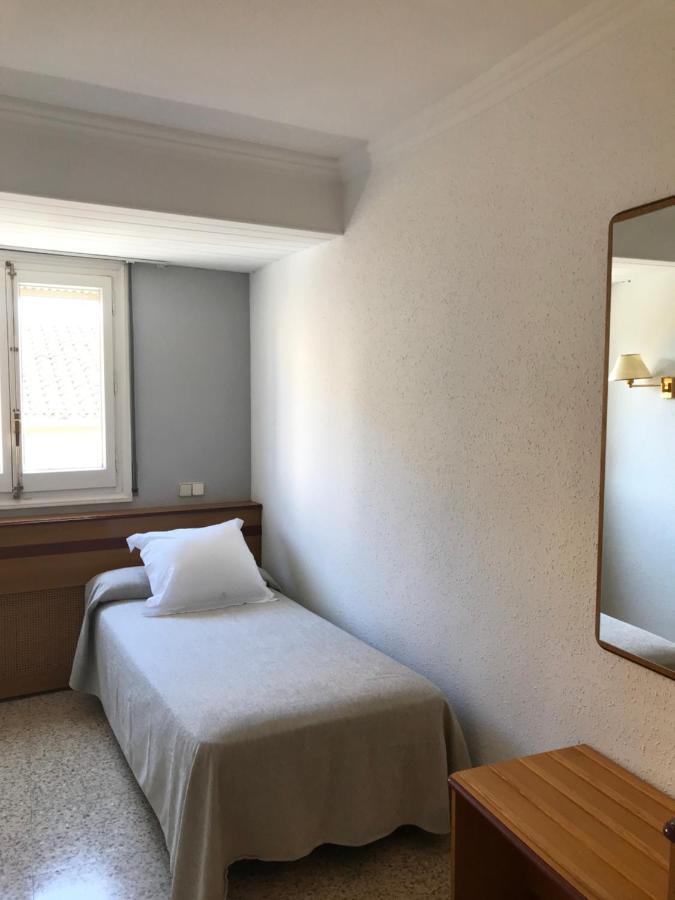 Hostal Can Pou Vidreres Ngoại thất bức ảnh