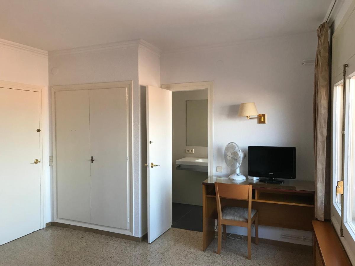 Hostal Can Pou Vidreres Ngoại thất bức ảnh
