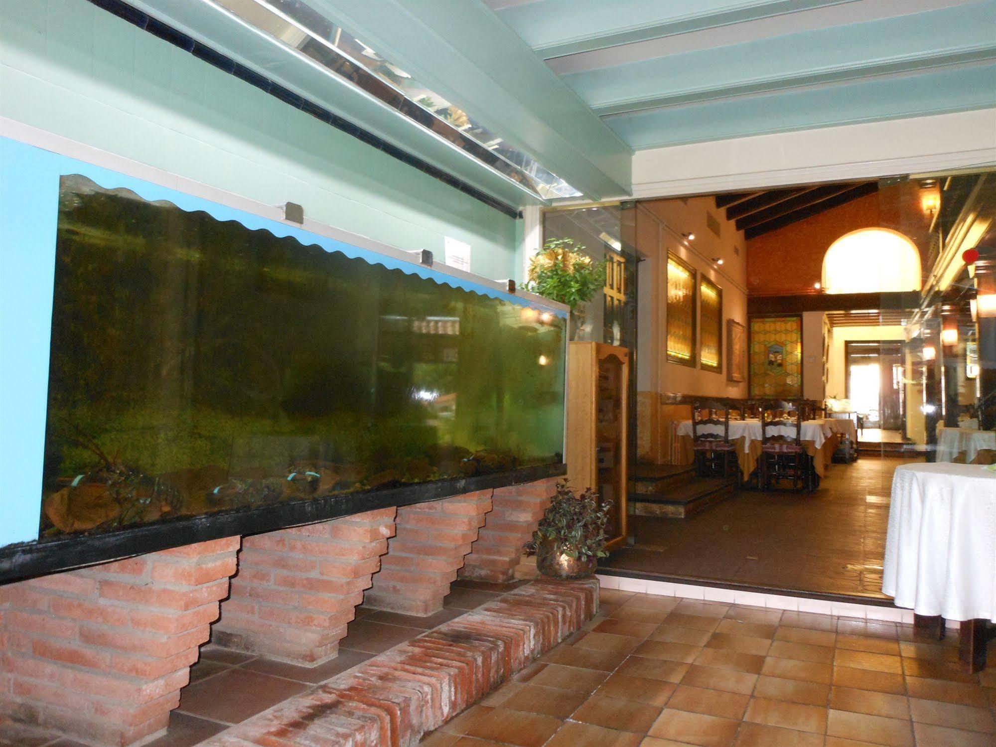 Hostal Can Pou Vidreres Ngoại thất bức ảnh
