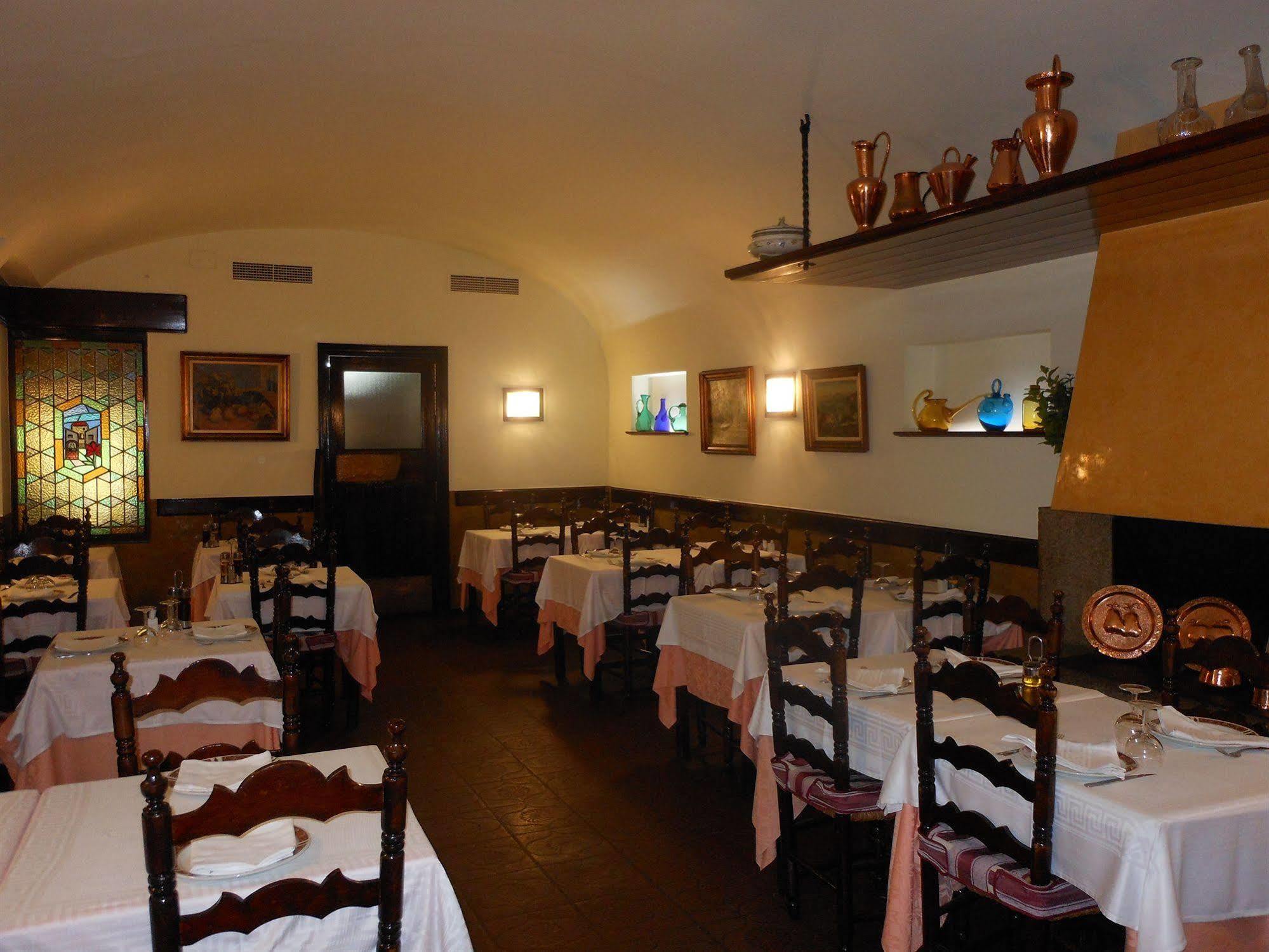 Hostal Can Pou Vidreres Ngoại thất bức ảnh